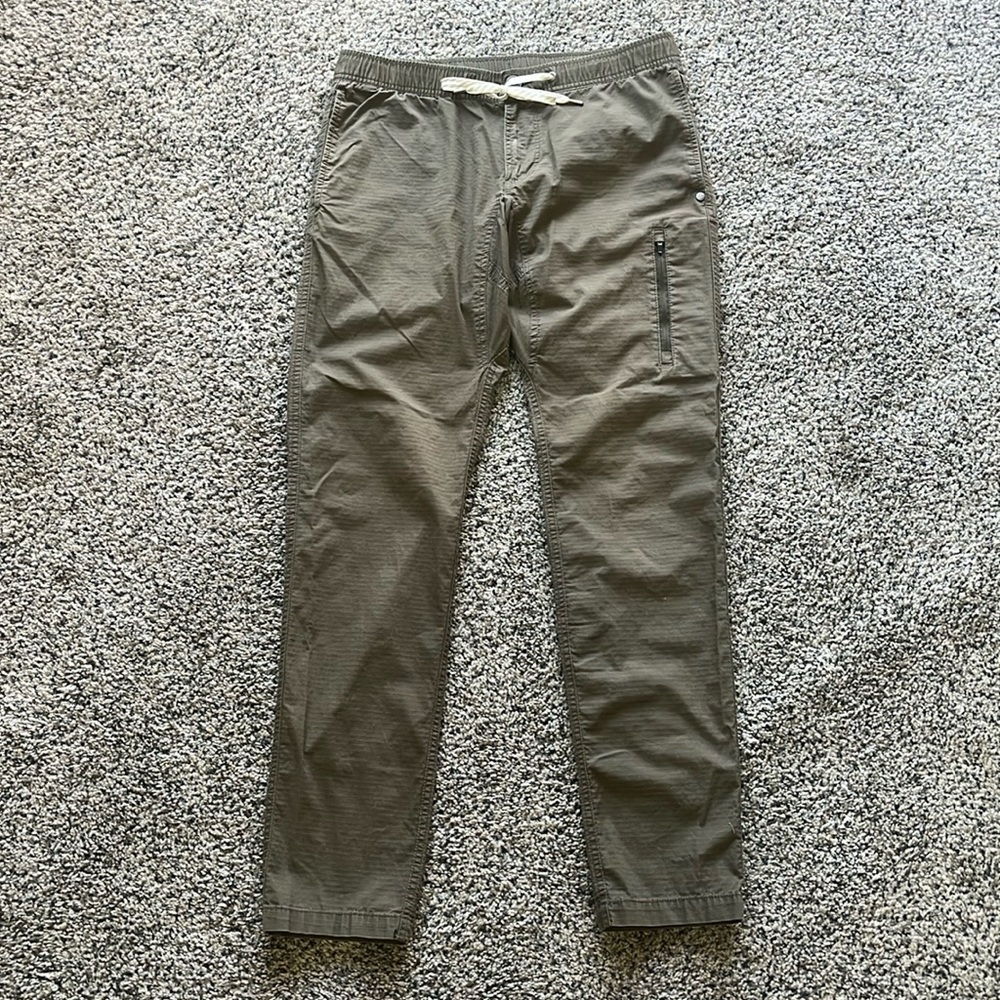 Vuori Men’s Pants with Zipper Side Pocket (Medium)